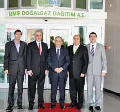 İzmir Büyükşehir Belediye Başkanı Aziz Kocaoğlu, İzmirgaz’ı Ziyaret Etti