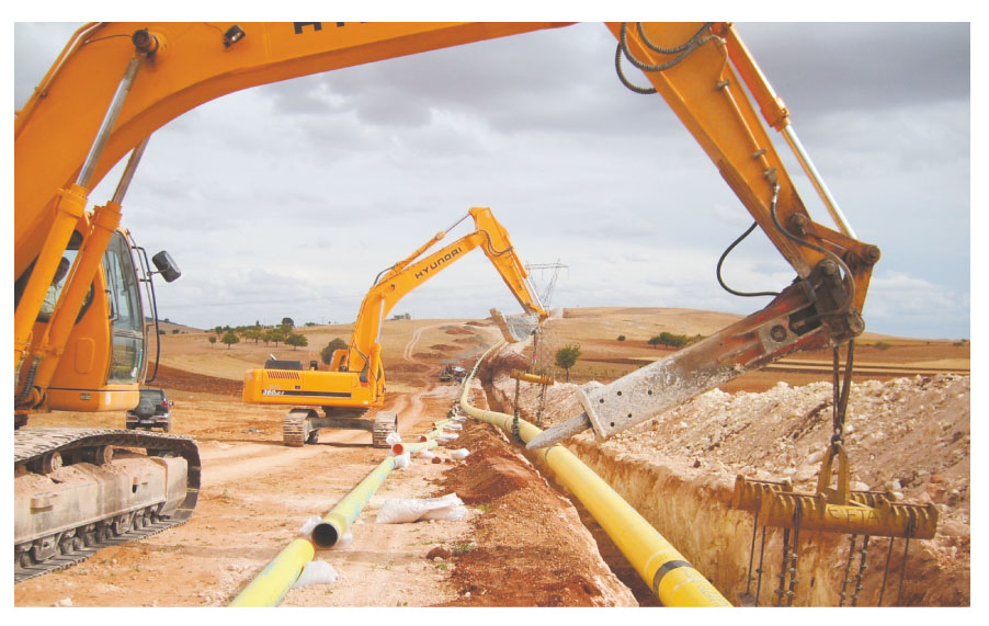 GAZDAŞ Genel Müdürü Fuat Celepci: “Yatırımlarımızın, 2015’te 300 Milyon Dolar'a Ulaşmasını Hedefliyoruz” GAZDAŞ Genel Müdürü Fuat Celepci: “Yatırımlarımızın, 2015’te 300 Milyon Dolar'a Ulaşmasını Hedefliyoruz”