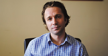 Yrd. Doç. Dr. (Ph.D.) Serdar Çelik: “Yeşil Çatılar Başta Yalıtım Olmak Üzere Binalara Birçok Fayda Sağlıyor” Yrd. Doç. Dr. (Ph.D.) Serdar Çelik: “Yeşil Çatılar Başta Yalıtım Olmak Üzere Binalara Birçok Fayda Sağlıyor”