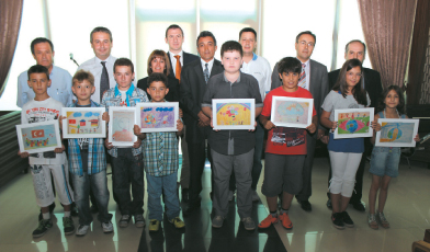 Minik Ressamlardan Anlamlı Mesajlar Minik Ressamlardan Anlamlı Mesajlar