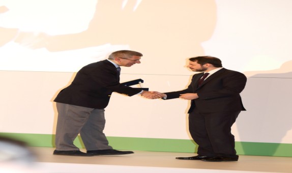 Arçelik A.Ş.'ye Enerji Verimliliği Haftası'nda 2 Ödül Arçelik A.Ş.'ye Enerji Verimliliği Haftası'nda 2 Ödül