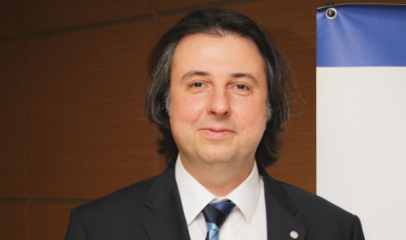 ESSİAD Yönetim Kurulu Başkanlığı'na Hakan Semerci Yeniden Seçildi ESSİAD Yönetim Kurulu Başkanlığı'na Hakan Semerci Yeniden Seçildi
