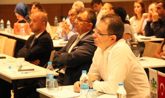 İSKİD'DEN ÜYELERİNE VE SEKTÖRE YÖNELİK AR-GE DESTEKLERİ SEMİNERİ DÜZENLENDİ İSKİD'DEN ÜYELERİNE VE SEKTÖRE YÖNELİK AR-GE DESTEKLERİ SEMİNERİ DÜZENLENDİ