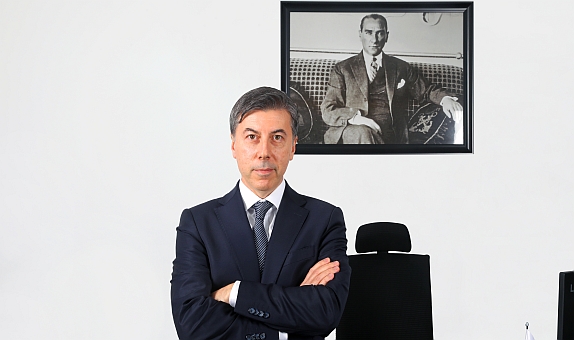 İzocam Genel Direktörü Murat Savcı: "Yaptığımız Yatırımlar ile İyi Bir Yıl Geçiriyoruz" İzocam Genel Direktörü Murat Savcı: "Yaptığımız Yatırımlar ile İyi Bir Yıl Geçiriyoruz"