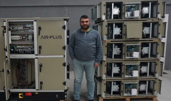 Airplus Genel Müdürü Kubilay Çiftçi: "Üretimimizin Yüzde 65'ini İhraç Ediyoruz" Airplus Genel Müdürü Kubilay Çiftçi: "Üretimimizin Yüzde 65'ini İhraç Ediyoruz"