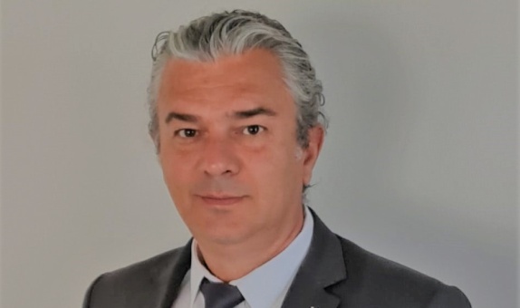 Viessmann Türkiye Klima Satış Direktörü Cem Dolunay: "Klima Seçimi Yapılırken Enerji Verimliliği de Ön Planda Tutulmalı" Viessmann Türkiye Klima Satış Direktörü Cem Dolunay: "Klima Seçimi Yapılırken Enerji Verimliliği de Ön Planda Tutulmalı"