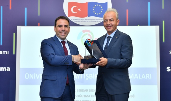 "Geleceğe Yatırım Ödülleri-Sivil Toplum 2021" Kapsamında İSKİD'e Ödül "Geleceğe Yatırım Ödülleri-Sivil Toplum 2021" Kapsamında İSKİD'e Ödül