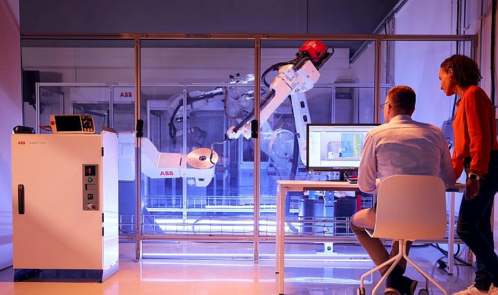 ABB, OmniCore'u Piyasaya Sürdü ABB, OmniCore'u Piyasaya Sürdü