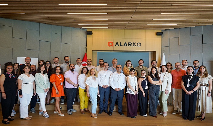 Alarko Holding, "Pozitif Etki: Yeşil Yaka" Programı Sürdürülebilirliğe Yatırım Yapıyor Alarko Holding, "Pozitif Etki: Yeşil Yaka" Programı Sürdürülebilirliğe Yatırım Yapıyor