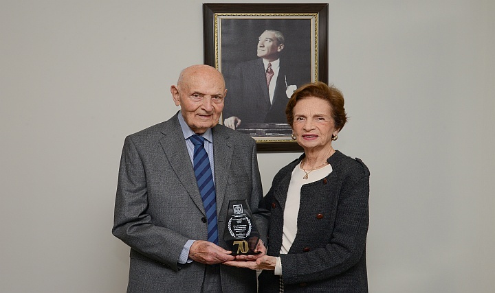 Bedi Korun'a Makine Mühendisleri Odası'ndan 'Meslekte 70. Yıl Ödülü'