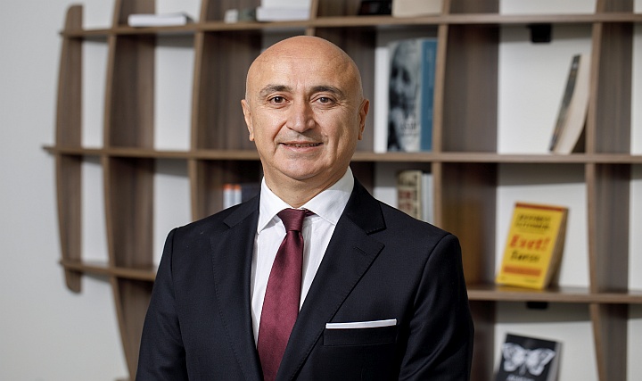 Borusan Grubu Yönetiminde Bayrak Değişimi Borusan Grubu Yönetiminde Bayrak Değişimi