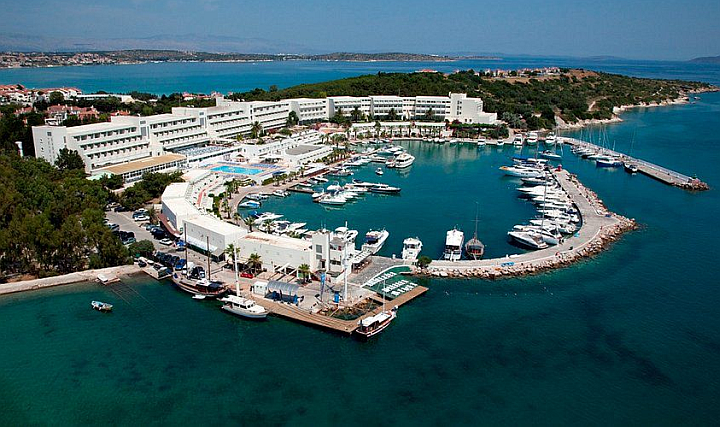 Çeşme Altınyunus, Clivet Isı Pompasıyla Dört Mevsim Konforu Seçti