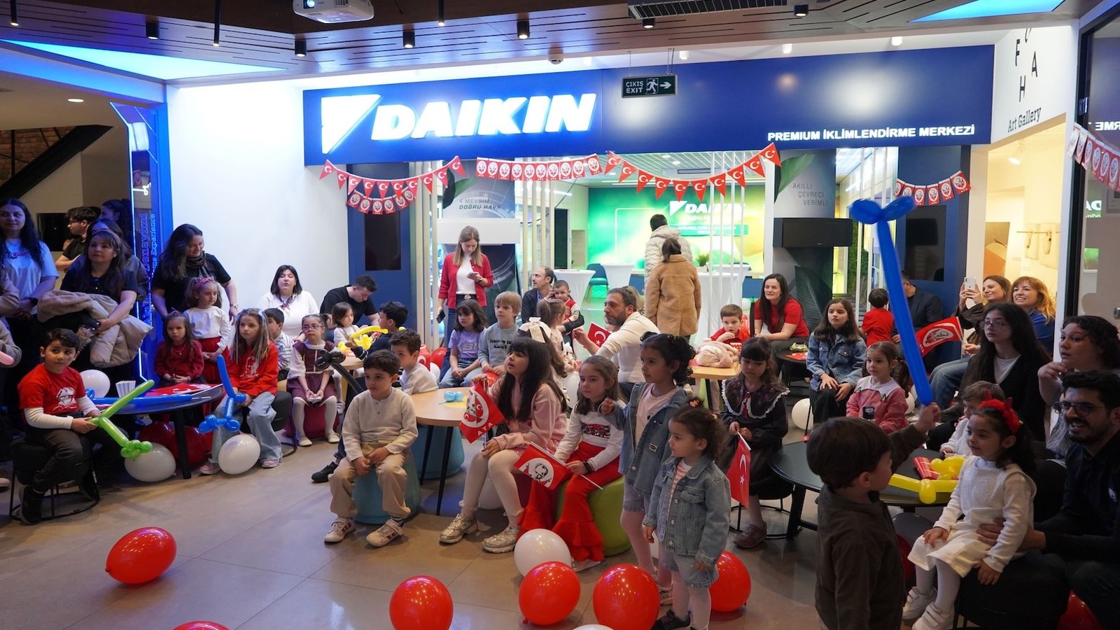 Daikin, 23 Nisan'da Çocukları "Temiz Hava Elçisi" Yaptı Daikin, 23 Nisan'da Çocukları "Temiz Hava Elçisi" Yaptı