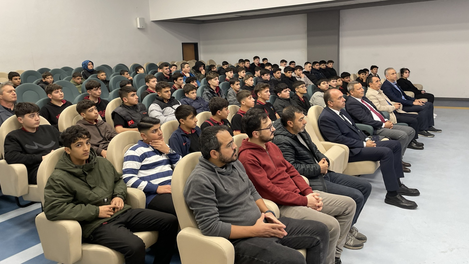 DemirDöküm, Gençlerin Eğitim Yolculuğunu Desteklemeye Devam Ediyor