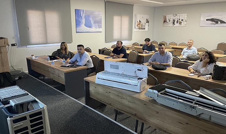 Rota Klima Teknik ve Satış Ekibine mini VRF Eğitimi Verildi Rota Klima Teknik ve Satış Ekibine mini VRF Eğitimi Verildi