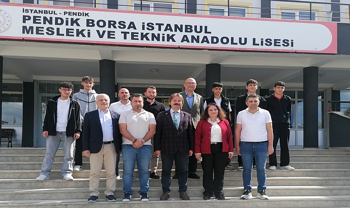 SOSİAD'ın desteklediği Pendik Borsa İstanbul MTAL'de Önlük Giyme Töreni Gerçekleşti class=