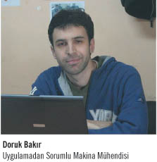 Mashattan Projesi kapsamında, 900 daireyi bitirmiş durumdayız. 15 bin metrekareye yakın bir alanın yalıtımını yaptık. Burada bu pimleri tercih etmemizin birinci nedeni, zamana karşı bir yarış içinde olmamızdır. Bir yapıda çok farklı taşeron firma çalışabiliyor, örneğin havalandırmayı başka bir firma, tesisatı başka bir firma yapıyor ve bize bir tarih veriliyor, “3 gün içinde burasının kapanacağı” söyleniyor ve biz de 3 gün içinde işimizi bitirmek durumunda kalıyoruz.   Çok dar kotlarda çalışıyoruz ve Makro Teknik Patentli Pratik Pim’lerin kıvrılabilir olması bizim için çok önemli. Klasik tip çivileri kesmekle uğraşmak istemiyorduk bir de pimleri kesmekle uğraşacaktık. Çünkü çok hızlı çalışmak zorundayız, örneğin iki kişilik bir ekip ile burada bir katı bitirebiliyoruz. Bir katta da bizim 150-200 metrekareye yakın kanalımız var. Bu durumda iş hem hızlı gidiyor ve aksamadan çabuk ilerliyor, hem de herhangi bir kot problemi yaşamıyoruz. Ayrıca yalıtım olarak da hiçbir problem yaşamadık. Şu ana kadar düşen, açılan hiçbir yalıtım olmadı, taktıklarımız da yerinde kaldı.  Buradaki ısıtma ve soğutma ihtiyacı fan coillerle sağlanıyor. Bu uygulamayı ise fan coiller ile slot difüzörleri arasında kalan kanallarda yapıyoruz. Boyutlar 35x25 ile 25x25 cm arasında değişiyor. Cam yünlerinin yalıtılması sırasında bu pimleri kullanıyoruz.   Bu kanalları tavana asmanda önce yerde kanalların montajını yapıyoruz, daha sonra yalıtımları takıyor ve tavana asıyoruz. Burada 2,5 cm kalınlığında alüminyum folyolu cam yünü kullanıyoruz. Daha önce yapılan klasik tip pimli kanal yalıtımlarının uygulamalarında örneğin kot problemi olduğu zaman çivi üstlere takılamıyor,  çünkü üstten boşluk bırakmak zorunda kalınıyordu. O yüzden de kanalların üst tarafları bantla tutturulduğu zaman altlardaki çiviler kısa kesilince de pullar düştü.   Makro Teknik Patentli Pratik Pim’in malzemesi galvaniz sac ve üzerine yapışkanlı banttan oluşuyor. Herhangi bir kırılma ihtimali de yok.  Kanal yalıtımları yerde yapılmış olsaydı, kanalı tavana yapıştırmak gerektiği için kesilmesi gerekecekti. Bu ise fazladan bir işçilik uygulaması ve zaman kaybı olacaktı.   Klasik tipte vida pula geçiriliyor, vida da pulu tutuyor. Dolayısıyla çok kısa kesilirse, vida pulu atabiliyor. Ama burada ise pim pulun üzerine kıvrıldığı için pulun düşme şansı yok. Dolayısıyla yukarıya asarken hem yerden hem zamandan tasarruf sağlanıyor, ayrıca yapılan iş de güvenli oluyur ve estetik duruyor.   1 m²’lik bir alanda 8 tane pim kullanılıyor. Maliyet açısından yaklaşık %20 oranında tasarruf sağlıyor. İşçilik maliyeti olarak bakılırsa da %25 kadar bir tasarruf sağlayabildiği söylenebilir. Dolayısıyla bu Makro Teknik Pratik Pim’i klasik tip çivilere kıyasla çok daha uygun oluyor.   Ayrıca çeşitli iş kazaları da yaşandı. Ama bizde böyle bir sorun hiç olmadı. Pratik pim yere düştüğü zaman üzerine basılsa da herhangi bir şey olmuyor ya da eli kesmiyor.  Yapılan uygulamada kesme işlemi gerçekleştirilmediği için hem pratik bir çözüm sunuluyor hem de kıvrılabildiği için daha az yer kapladığından depolama açısından da avantaj sağlıyor.  İmalat hızıyla ilgili de şöyle bir bilgi vereyim. Yalıtım ekibimiz iki kişiden oluşuyor ve bir günde 100 m²  kanal izole ediyorlar. Buradaki taşeronlarla konuştum onlar aynı adam sayısı ile günde ortalama 80-85 m² kanal izole ettiklerini belirttiler.