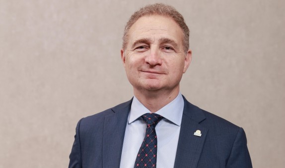 Form Şirketler Grubu İcra Kurulu Başkanı Tunç Korun: 'Lennox Marka Klimaları Yerlileştiriyoruz' Form Şirketler Grubu İcra Kurulu Başkanı Tunç Korun: 'Lennox Marka Klimaları Yerlileştiriyoruz'